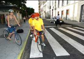 La bicicleta ganó en la carrera por la movilidad en Las Palmas de GC