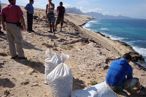 Denunciados tres mariscadores furtivos en Costa Calma (Fuerteventura)